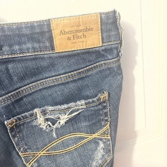 Abercrombie & Fitch Distressed Embroidered Flowers Regular Blue Jeans 25X31 - Picture 5 of 10
